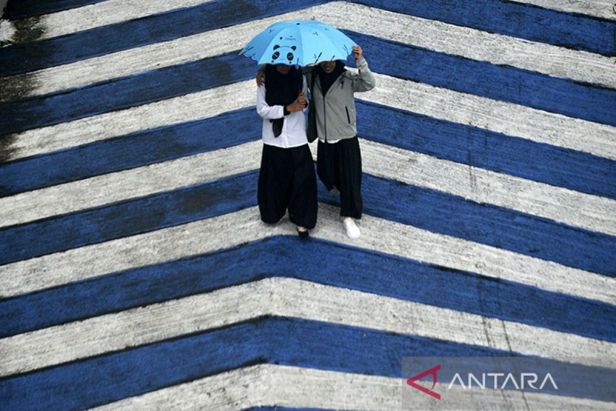 BMKG: Hujan ringan hingga lebat diprakirakan turun di sejumlah wilayah di Indonesia