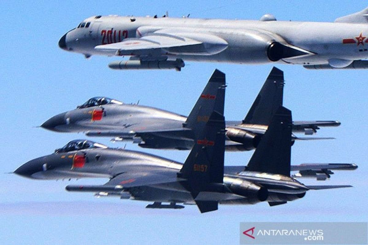Taiwan sebut 43 pesawat AU China telah melintasi garis median Selat Taiwan