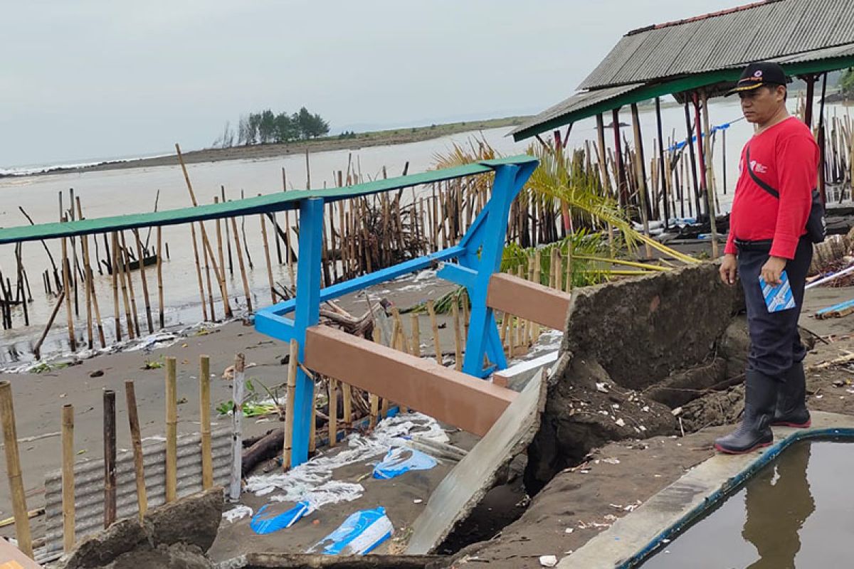 BPBD: Banji rob masih berpotensi terjadi di pesisir selatan Cilacap