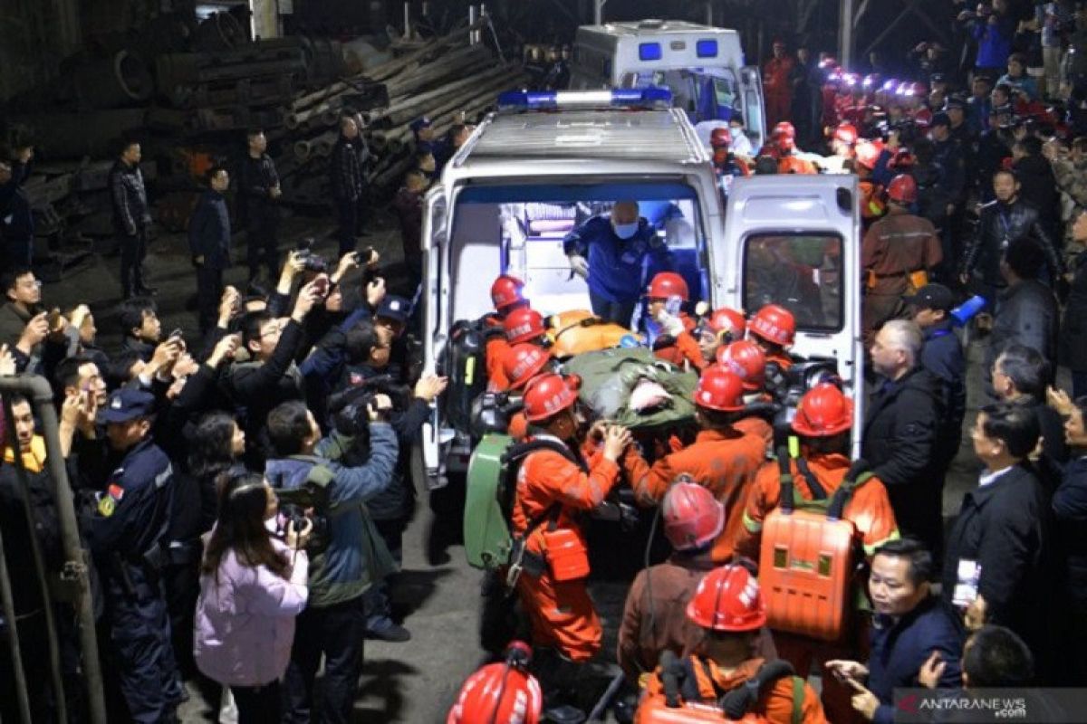 18 orang terperangkap longsoran tambang emas di Xinjiang, China