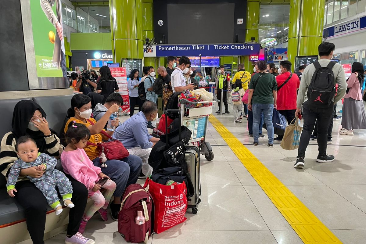 KAI Daop 1 Jakarta imbau penumpang perhatikan barang bawaan