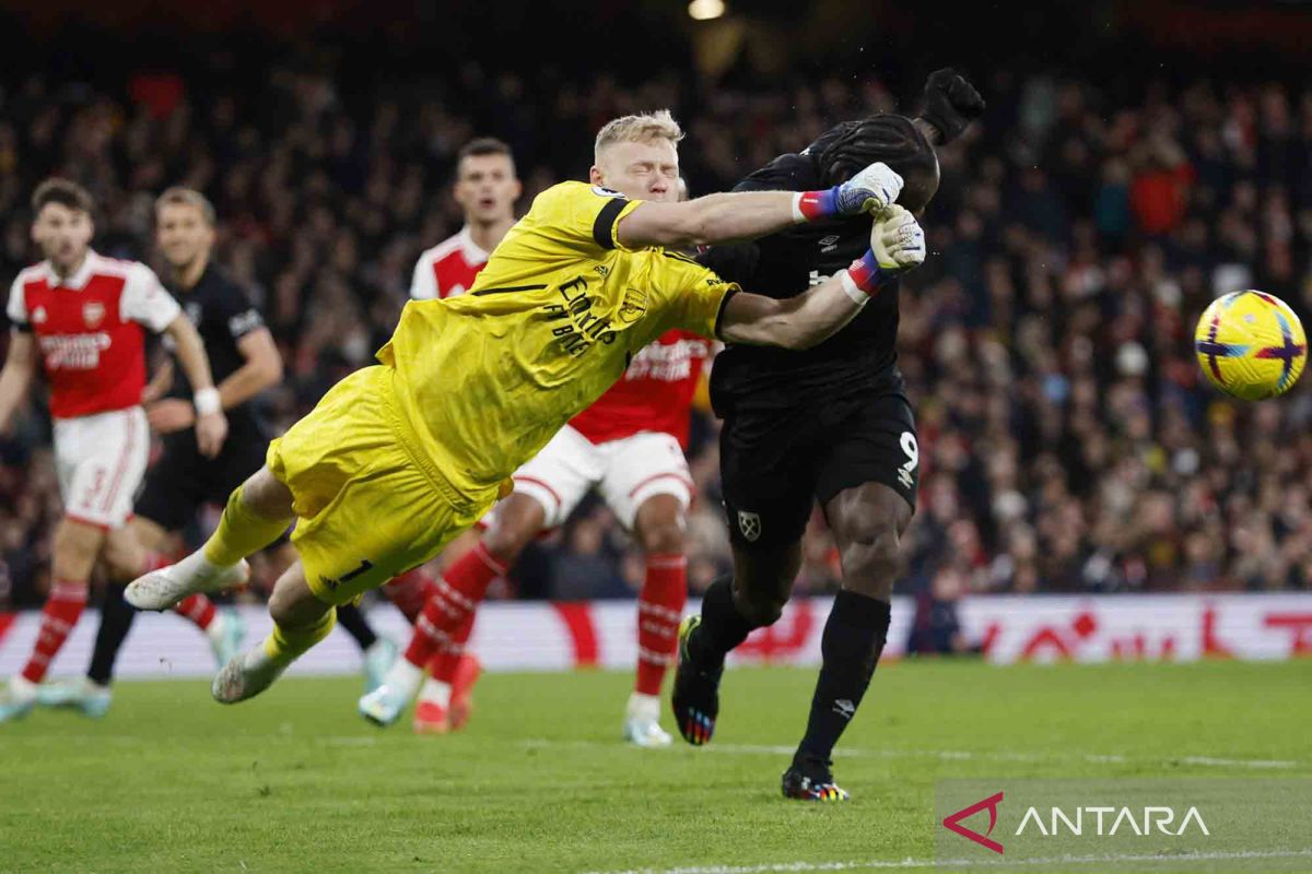 Liga Inggris - Arsenal naikan gaji Aaron Ramsdale hingga dua kali lipat