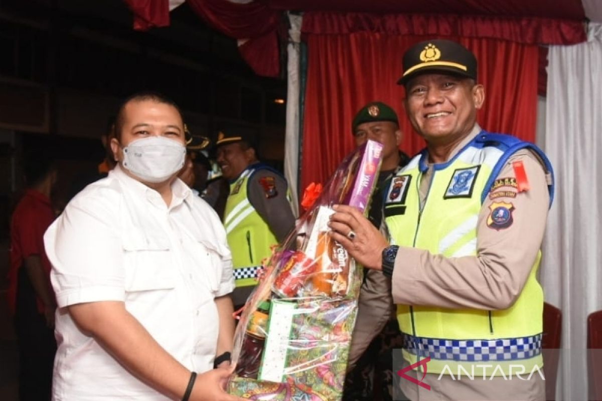 Bupati Tapsel tinjau pos pengamanan Nataru