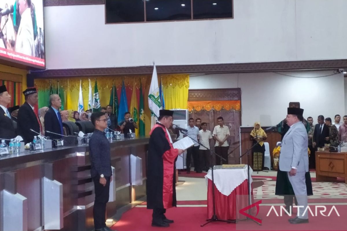 Teuku Raja Keumangan resmi dilantik jadi Wakil Ketua DPR Aceh