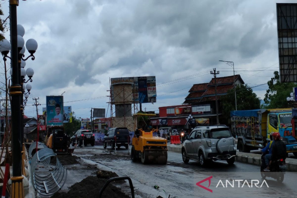 Bupati Gunungkidul minta rekanan menyelesaikan proyek strategis