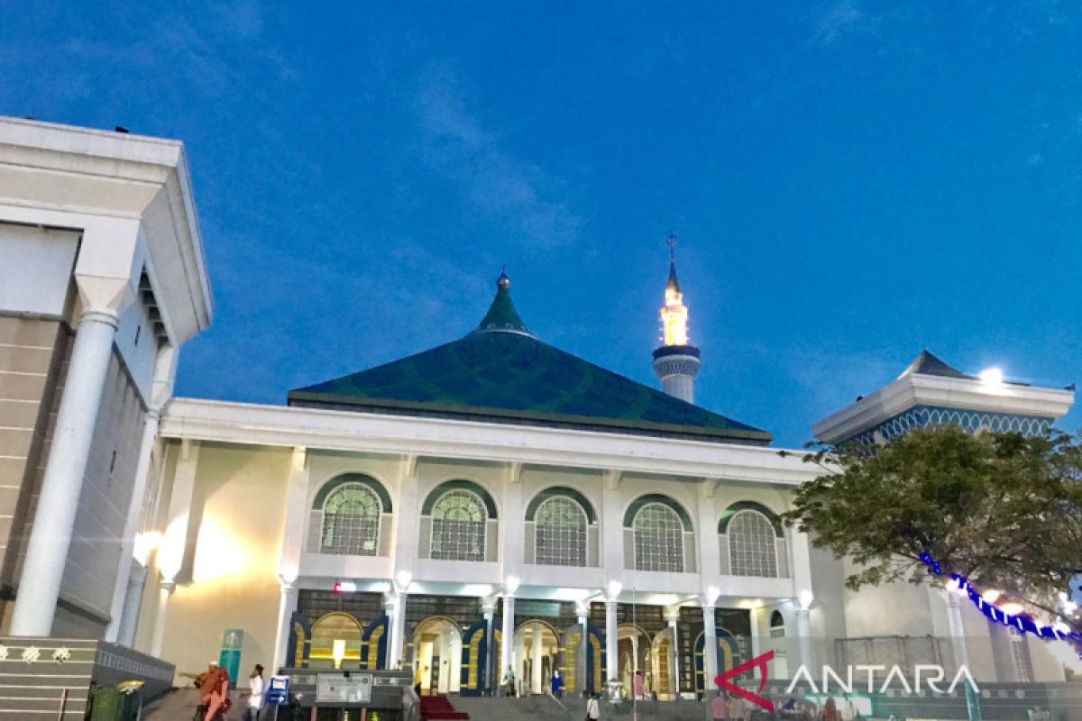 12 ribu imam masjid di Jatim terima uang kehormatan