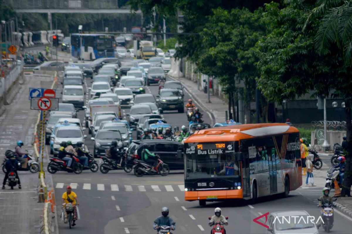 Rencana Penambahan Bus Listrik TransJakarta - ANTARA News