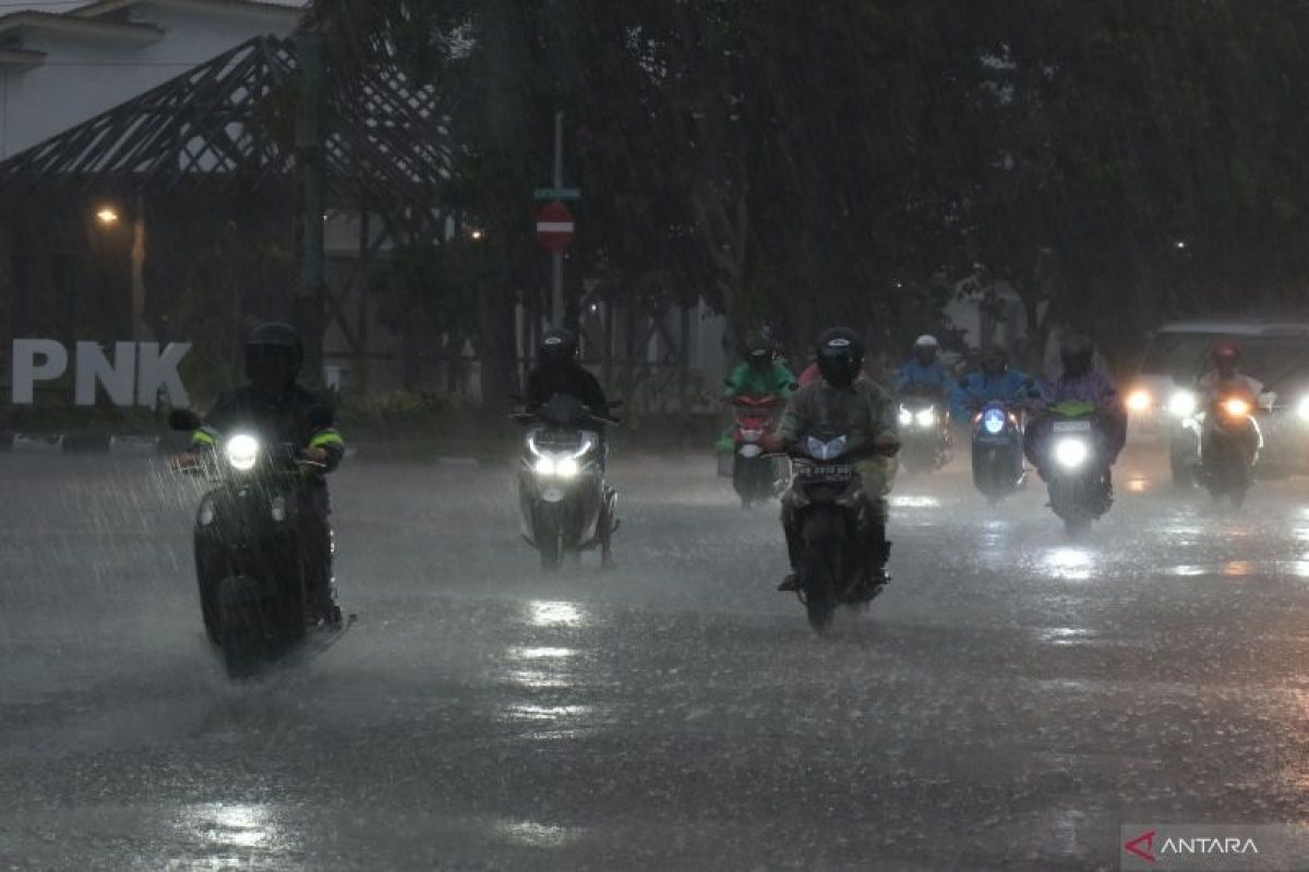 BNPB antisipasi dampak kondisi cuaca ekstrem di wilayah Jawa Barat