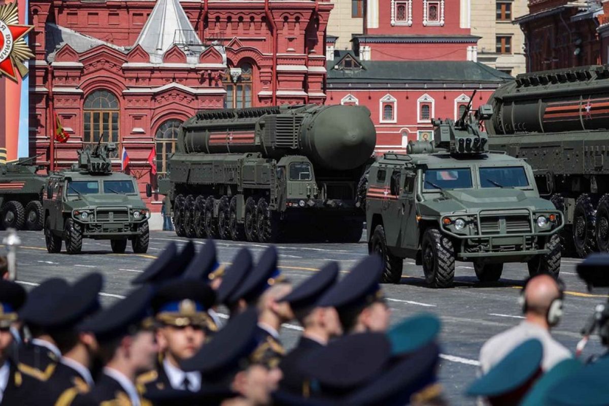 Lavrov: Kebijakan Barat kekang Rusia dapat picu bentrokan nuklir