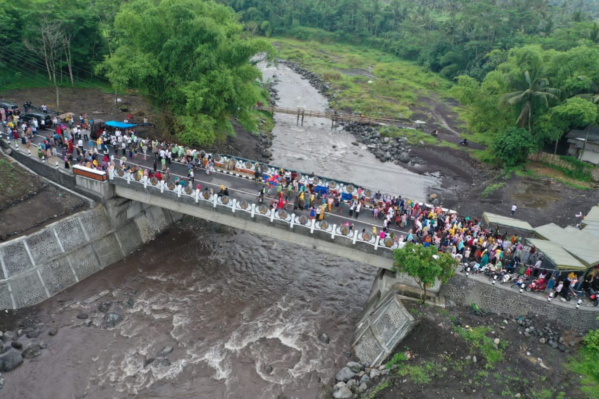 Thoriqul Haq harapkan pembangunan jembatan tingkatkan perekonomian