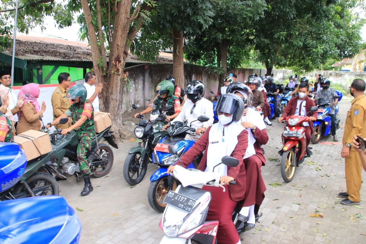 Parade motor untuk distribusikan paket gizi "Gempur Stunting" di Bulukumba