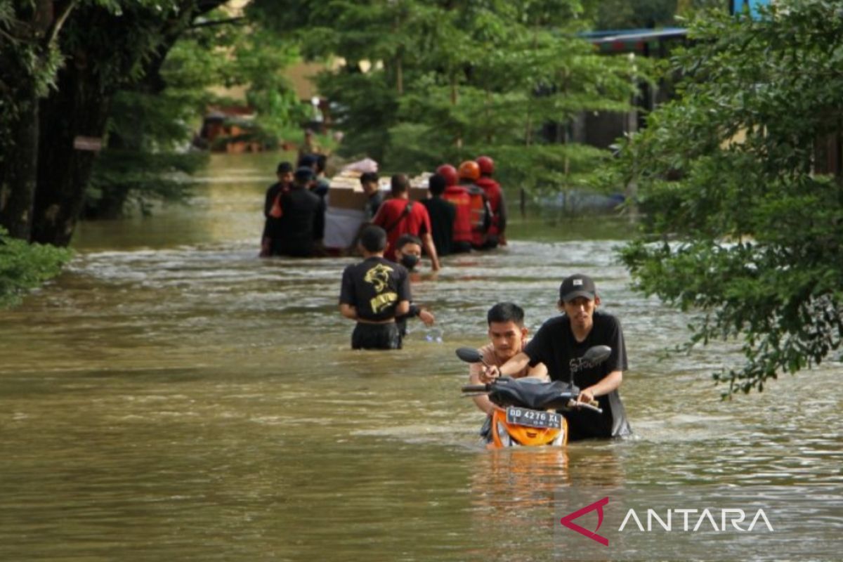 Bencana hidrometeorologi berdampak pada 60.948 orang di Sulsel