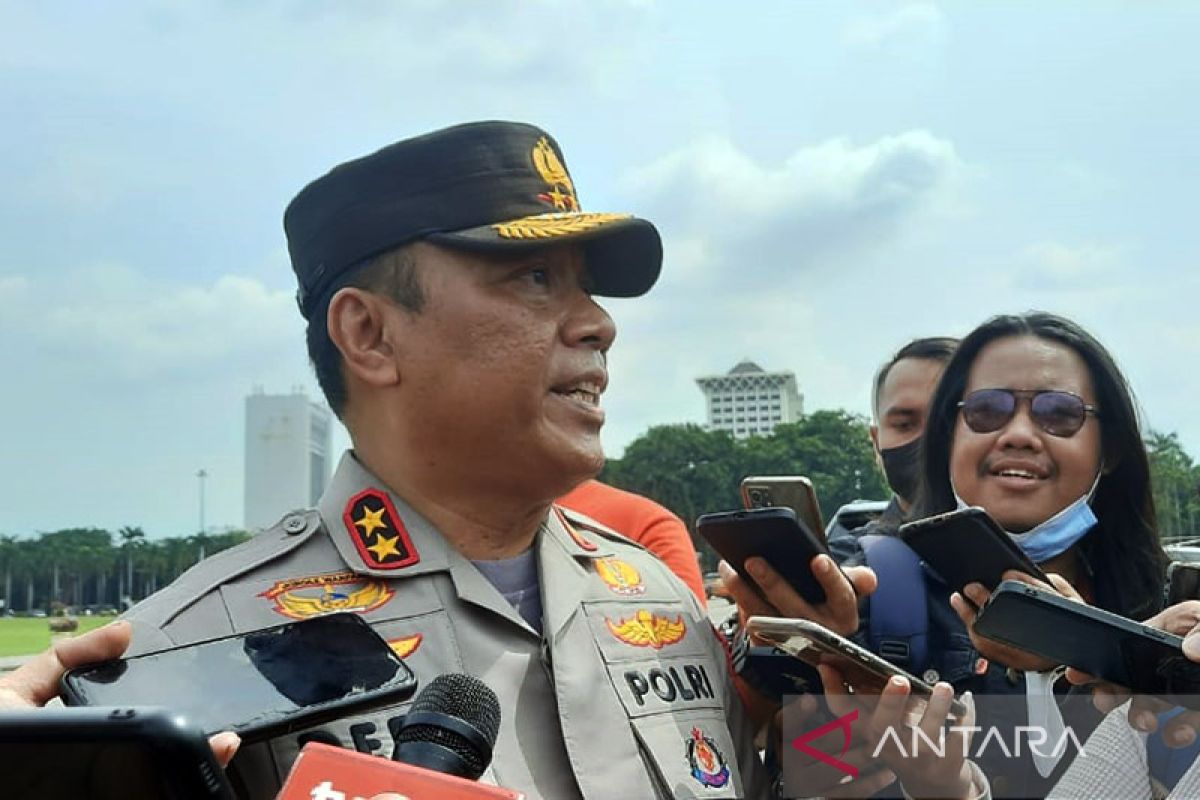 Polri lestarikan budaya lewat pagelaran wayang kulit