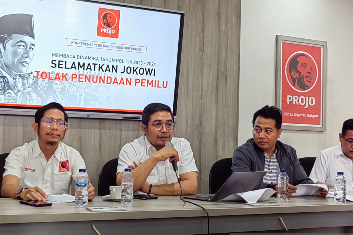 Projo: Melanjuti pembangunan Jokowi bukan berarti perpanjangan jabatan