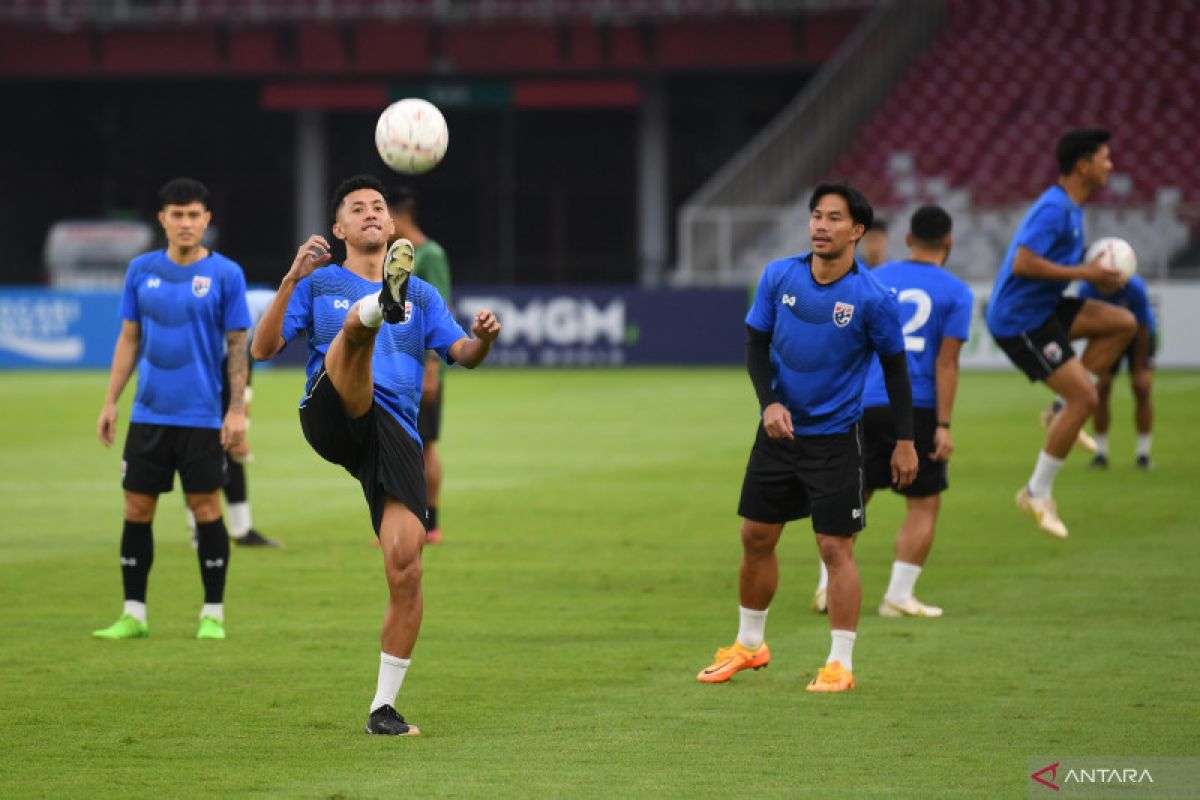 Pelatih Thailand: Theerathon Bunmathan mungkin main kontra Indonesia pada laga Piala AFF