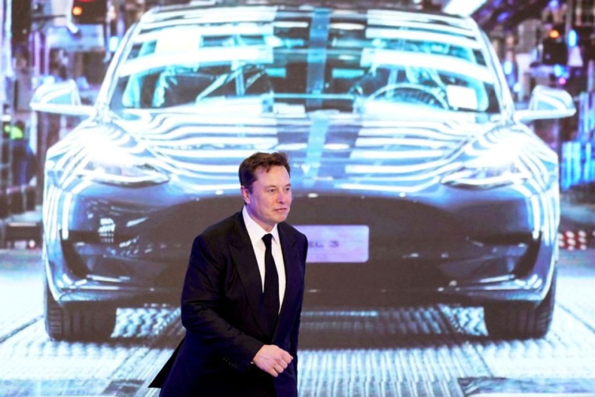 Elon Musk minta karyawan Tesla tak hiraukan kondisi pasar saham