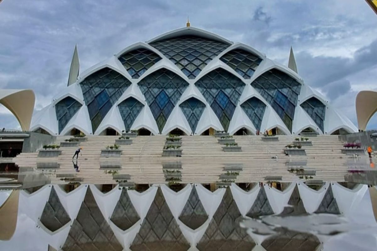 Pemprov Jawa Barat undang dubes saat peresmian Masjid Al Jabbar
