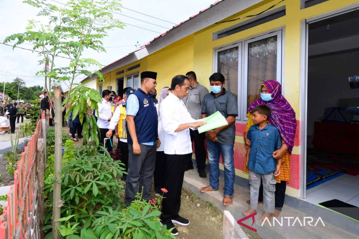 Jokowi officiates residential area for cyclone Seroja victims in NTB