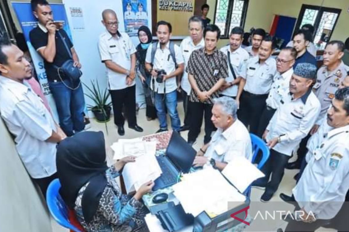 Pemkab Bangka Barat layani cetak KTP elektronik di kecamatan