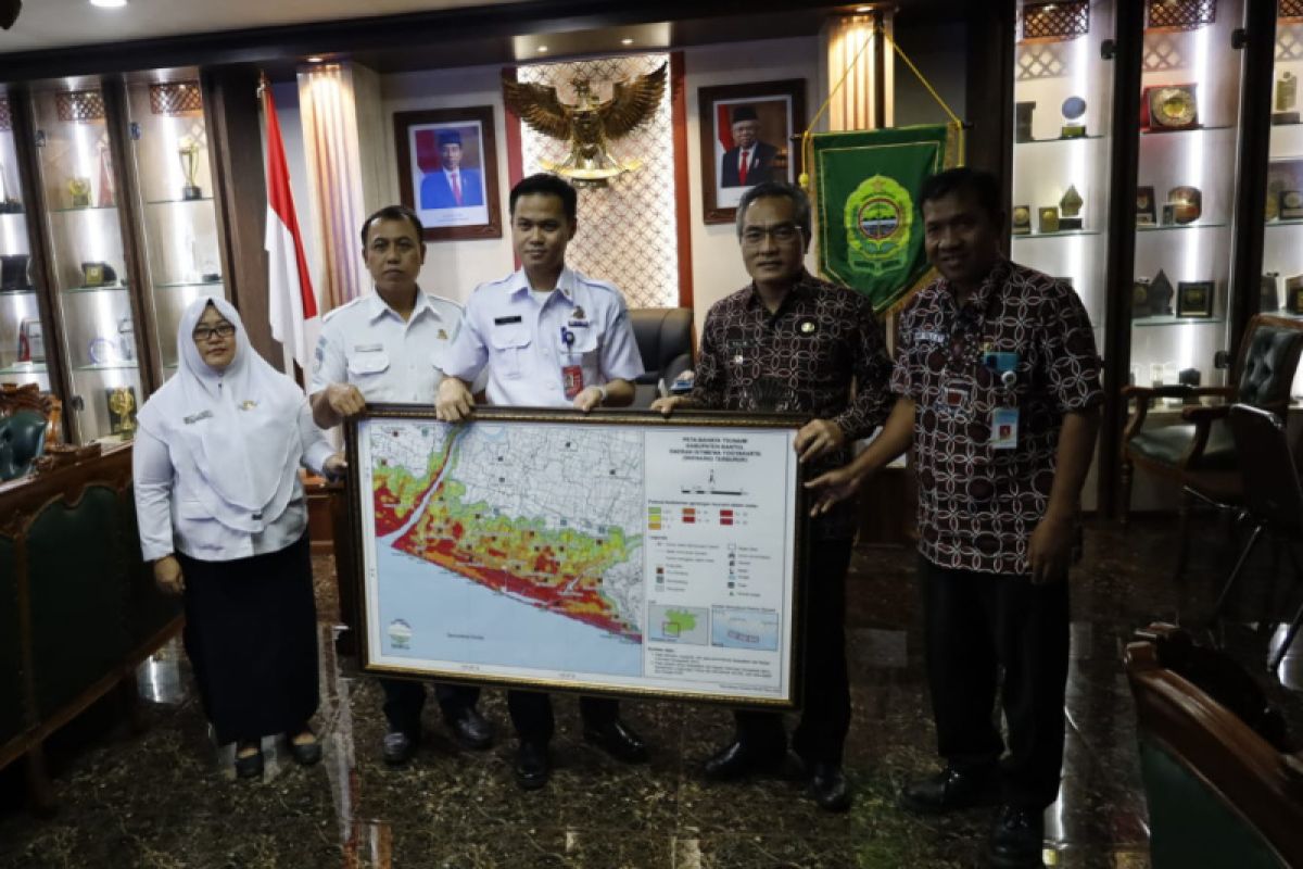 Pemkab terima peta bahaya tsunami pesisir Bantul dari BMKG