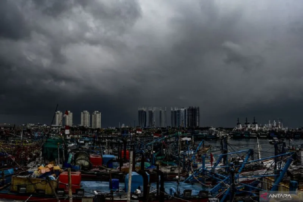 BMKG prediksi sebagian wilayah Indonesia diguyur hujan saat malam tahun baru 2023