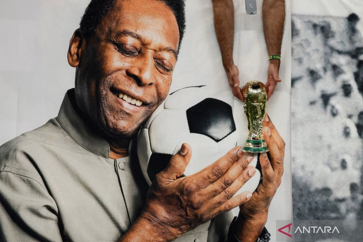 Prosesi penghormatan terakhir legendaris sepak bola Pele