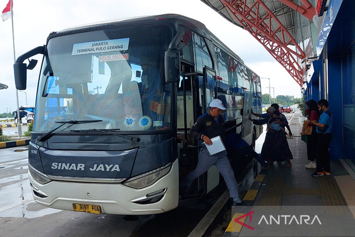 Kepadatan penumpang di Terminal Pulo Gebang diprediksi 30-31 Desember