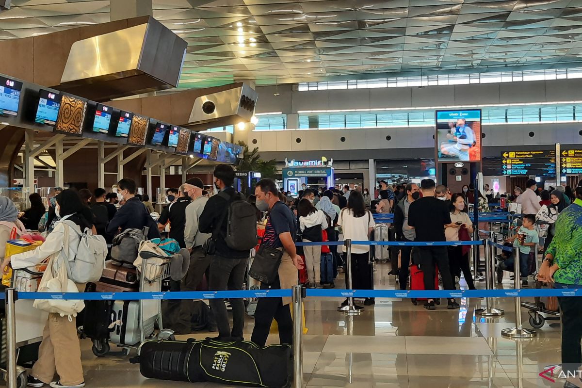 H-2 Tahun Baru, Penumpang Bandara Soetta capai 112.056 orang