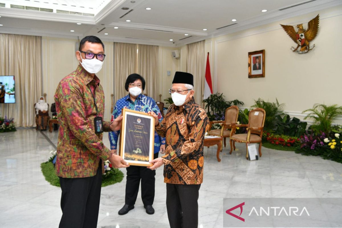 PLN raih 15 penghargaan proper emas dan CEO Green Leadership Utama