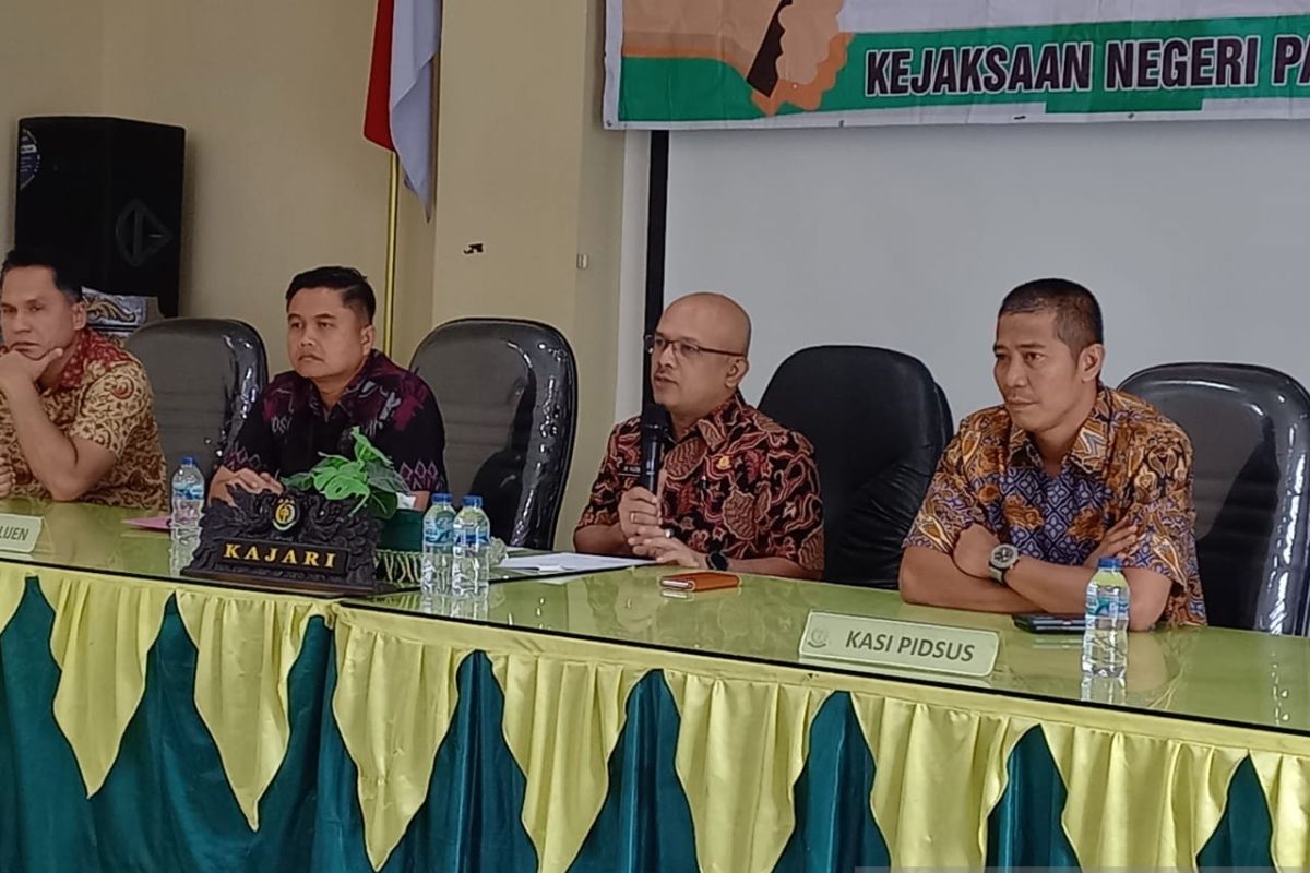 Kejari Padang setor PNBP Rp1 miliar lebih dari lelang barang bukti kejahatan