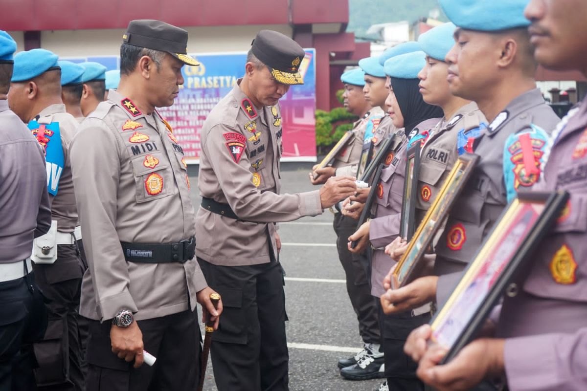 Polda Maluku Utara pecat 25 personel terlibat pelanggaran berat