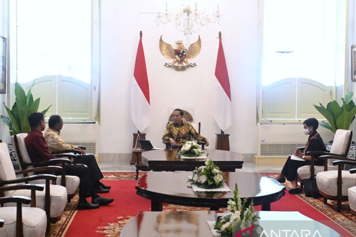 Presiden Jokowi berharap penempatan satu kanal PMI di Malaysia berjalan baik