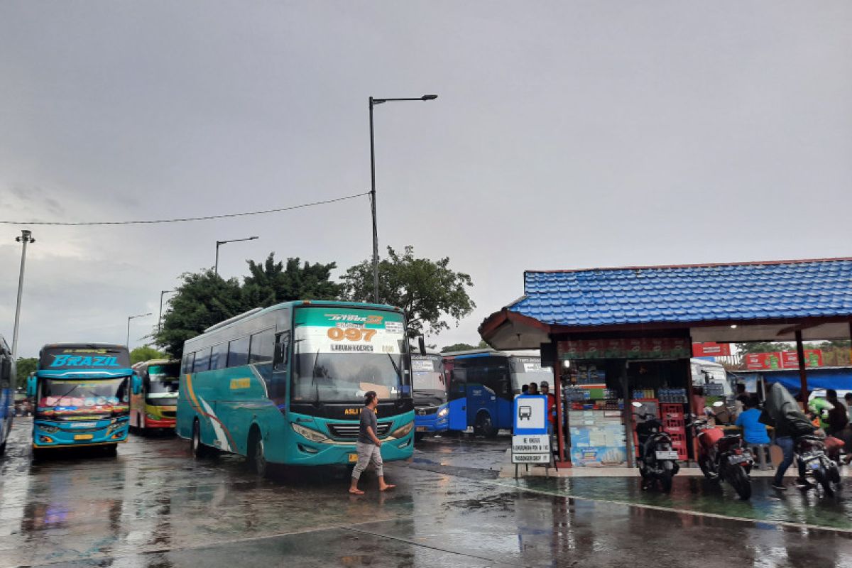 Pemudik diimbau gunakan terminal resmi agar lebih aman