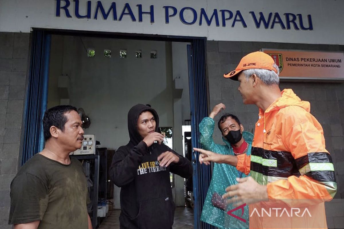 Ganjar cek banjir di Kota Semarang