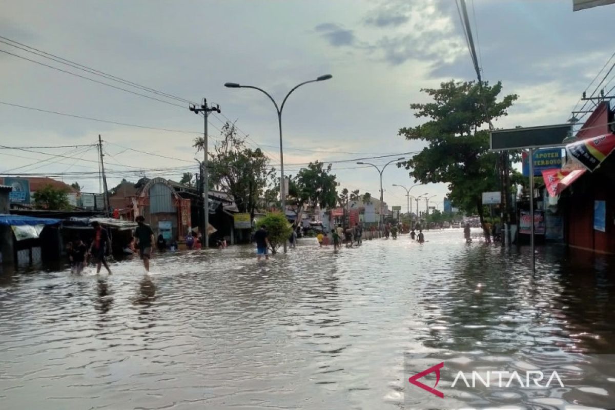 Sejumlah wilayah di Kota Semarang masih banjir