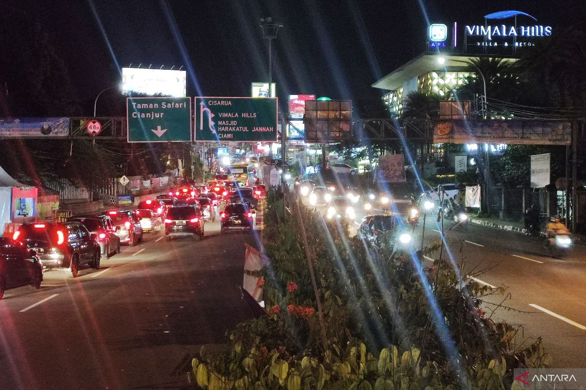 Jalur Puncak ramai lancar di malam terakhir libur tahun baru