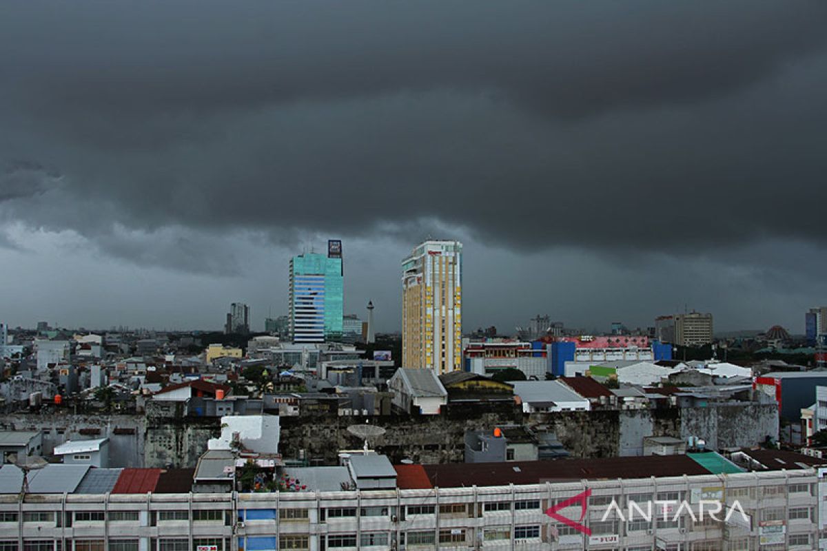 BMKG sebut hujan ringan dominasi cuaca Indonesia pada awal tahun