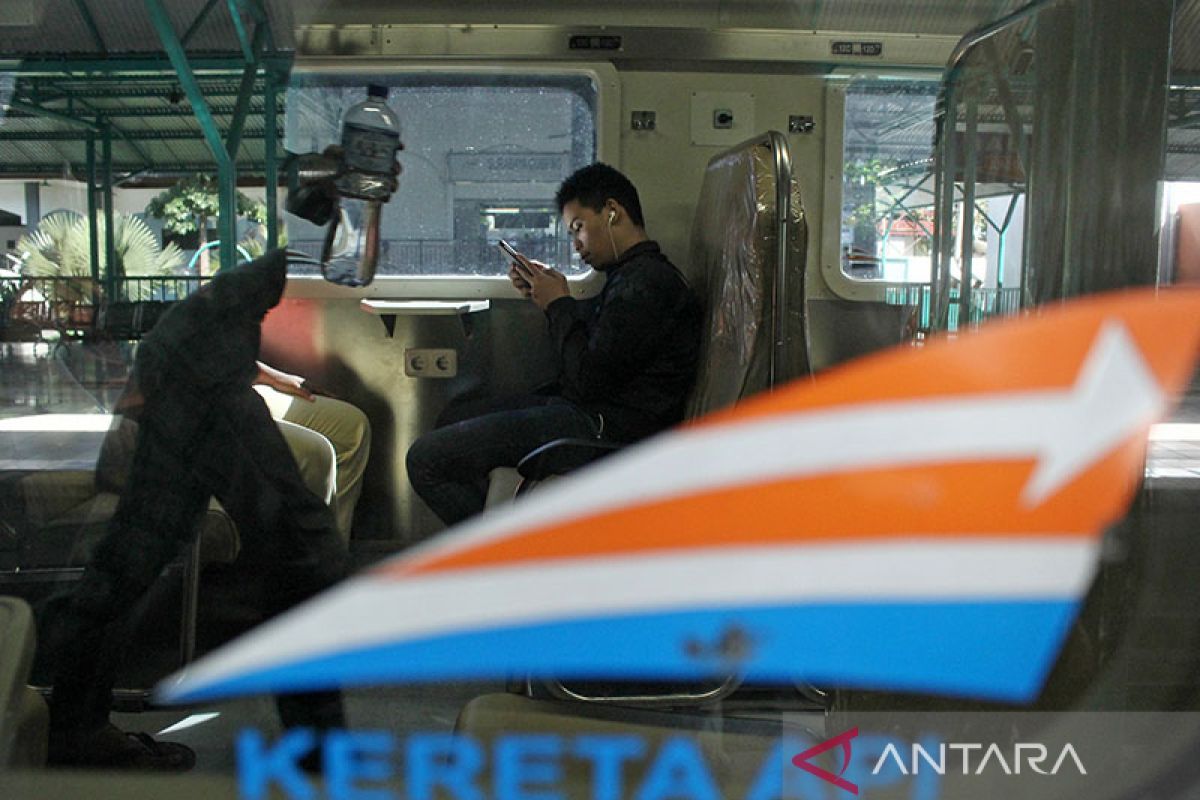 Perjalanan sejumlah KA lintas utara Jawa dialihkan lewat Purwokerto