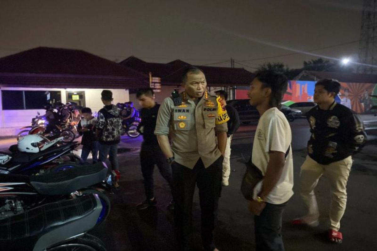 Polisi amankan puluhan motor knalpot "brong" malam tahun baru di Solo