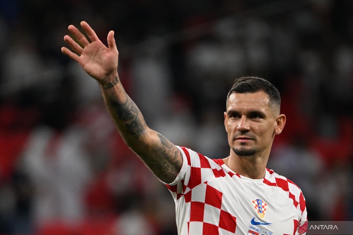 Pesepak bola Dejan Lovren resmi gabung Lyon dari Zenit