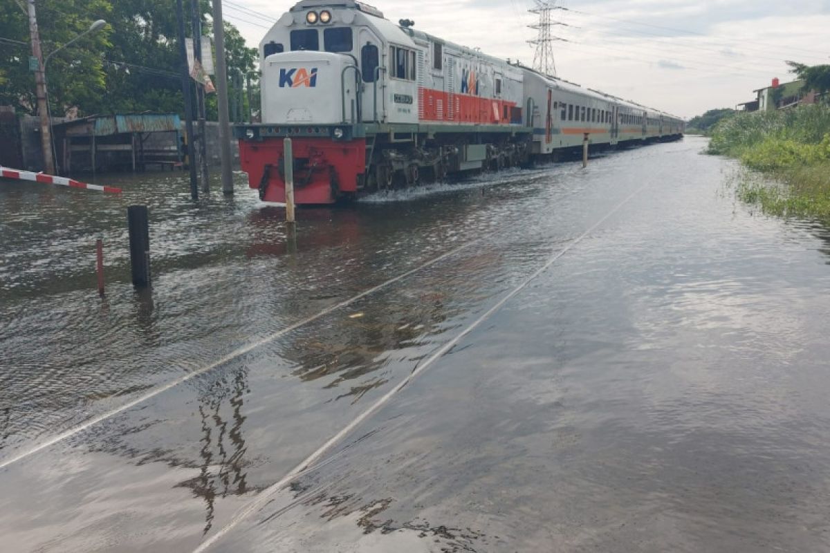 Pelayanan di Stasiun Semarang Tawang mulai normal seusai banjir