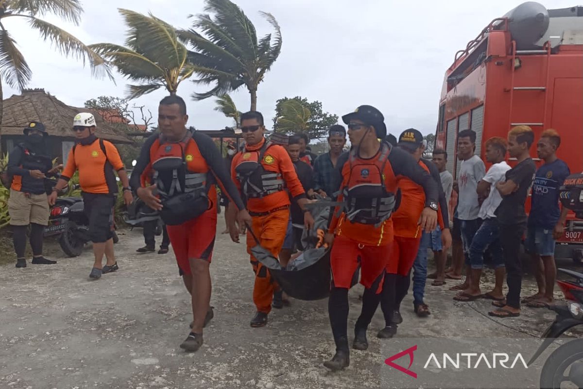 Tim SAR temukan wisatawan yang terseret arus di Batu Belig