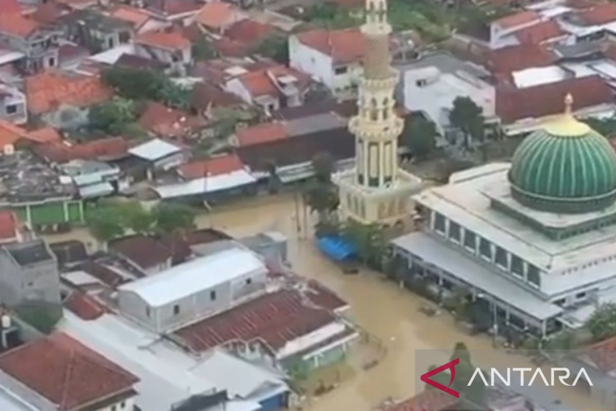 BPBD Jatim kirim 51 personel bantu tangani banjir Sampang