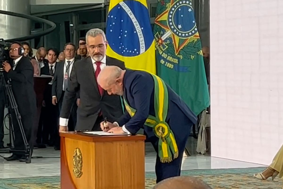 Lula da Silva dilantik sebagai Presiden Brazil