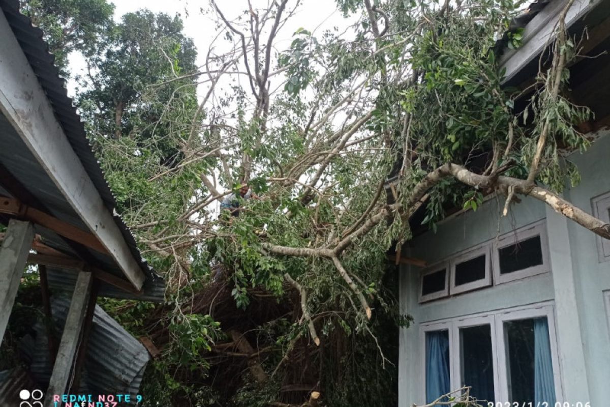 BPBD: Angin kencang sebabkan kerusakan RSUD Flores Timur