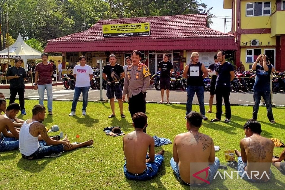 Meresahkan masyarakat, Polresta Padang ciduk delapan preman di kawasan Pasar Raya