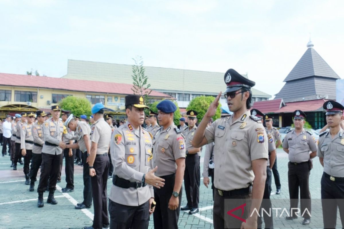 643 personel Polda Kalsel naik pangkat