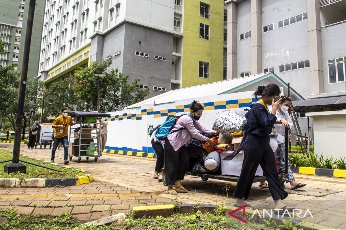 Jakarta records more than 300 COVID-19 cases