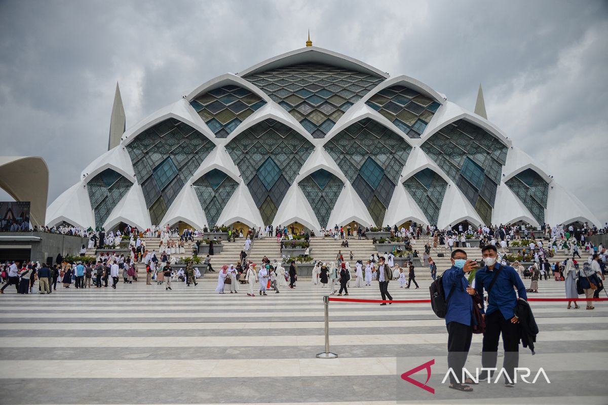 Waktu kunjung Masjid Raya Al Jabbar Bandung dibatasi hingga 7 Januari 2023
