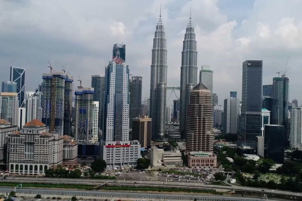 Pendapatan rata-rata rumah tangga Malaysia naik Rp28,13 juta per tahun di 2022